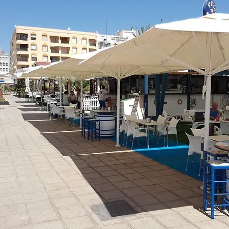 Apartment Paraiso Beachfront Apartments: Rooftop Pool & Wi-fi Vera